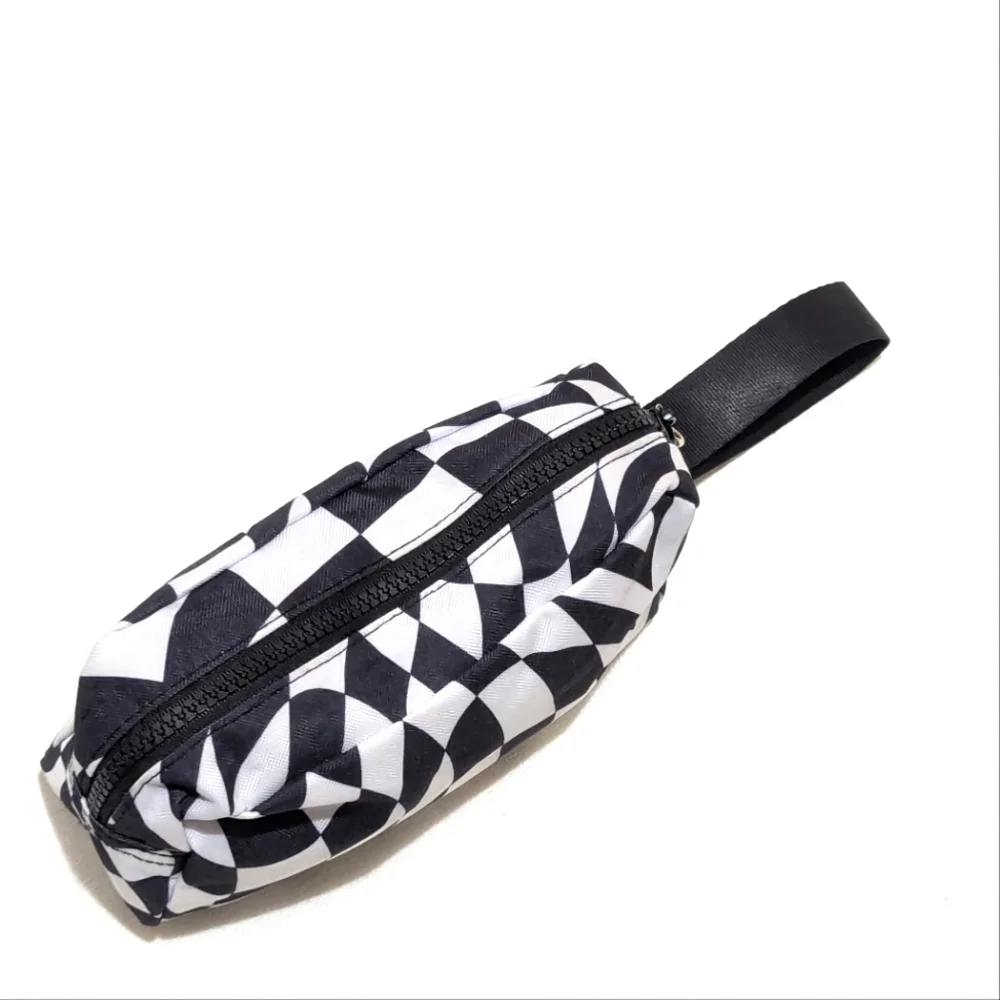 Retro | Funky | Checkered | Clutch | Pouch | Organizer | Beauty | Edgy | Trendy